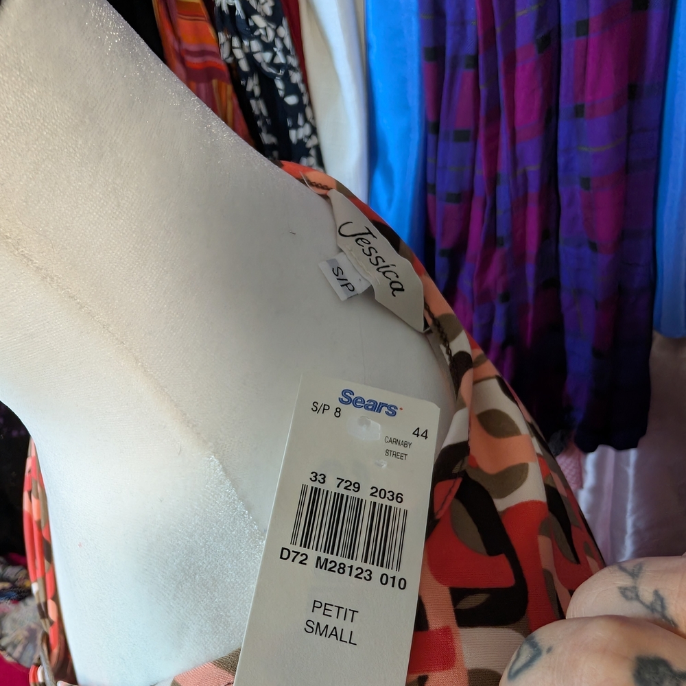 *Sold*Geometric Print Set with Ring Detail - Picture 8 of 9